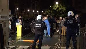 90.000 stichwörter und wendungen sowie 120.000 übersetzungen. Police Break Up Brussels Celebrations After Curfew Is Ended Cgtn