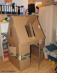 Kreative Kiste Spielhaus Fur Kinder Aus Pappe Karton Mit Beleuchtung Selber Bauen Karton Kinder Kartonhaus Haus Aus Pappe