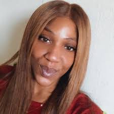 Debra Lomax's Instagram, Twitter & Facebook