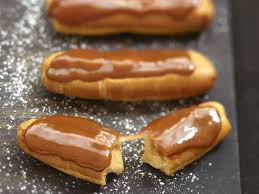 Decouvrez Notre Recette Facile Et Rapide De Eclair Caramel Beurre Sale Sur Cuisine Actuelle Retrouvez Les Etapes Eclairs Recette Recettes De Cuisine Recette