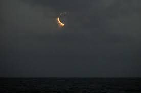 Men kom ihåg att ögonen skadas om du tittar rakt in i solen. Total Solformorkelse Aret Runt Geografi So Rummet