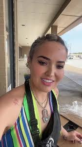 Amri Diaz's Instagram, Twitter & Facebook