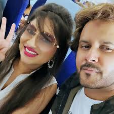 Met this super talented singer , one and only JAVED ALI !!! after 10 years  . 2014, we performed at an event, and i had this great opportunity to hear  him live !