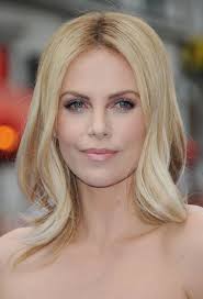 Charlize Theron At Event Of Prometheus Round Face Celebrities Celebrity Hairstyles Bright Blonde Hair