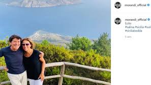 Anna dan is the second wife of gianni morandi, and has been with the singer for 25 years. Gianni Morandi E Anna Dan Il Figlio Le Foto E 26 Anni D Amore La Love Story Dilei