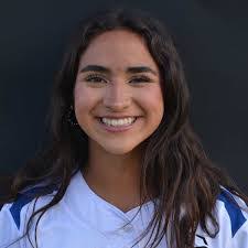 Laura Kersey's Instagram, Twitter & Facebook