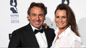 Marco borsato bedroog leontine tijdens zijn bewogen huwelijk niet alleen met iris hond. Transport Online Marco Borsato Ingetrokken Bij Zijn Moeder Na Scheiding Met Leontine