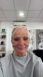 Hairstyling Tips for Older Women in Mallorca