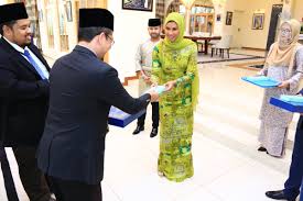 Ust tarmizi abdul rahman syeikh abdul karim al fathoni al makki. Hrh Crown Prince Of Johor Ø¯Ø± ØªÙˆÛŒÛŒØªØ± Dyam Mejar Jeneral Tunku Ismail Ibni Sultan Ibrahim Tunku Mahkota Johor Yam Che Puan Khaleeda Terima Mengadap Delegasi My Qurantime Yang Diwakili Ustaz Haji