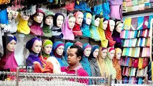 Selain itu kadang dana kita juga mepet, atau mungkin mau buka toko tapi bingung tempat dan dana? Tren Mode Terus Berganti Hijab Kian Berkibar