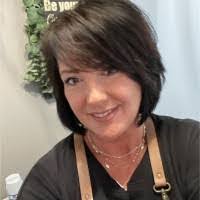 Donna Braddock's Instagram, Twitter & Facebook