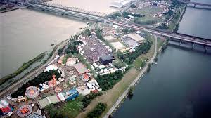 Jun 23, 2021 · das wiener donauinselfest wagt mit der im herbst stattfindenden heurigen ausgabe einen schritt in richtung normalität: Das Donauinselfest 2017 Im Orf Der Orf At