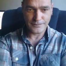 Robert Bolivar's Instagram, Twitter & Facebook