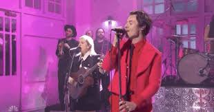 Harry styles as mick jagger snl saturday night live. Twitter Has A Lot To Say About Harry Styles Hosting Snl Harper S Bazaar Arabia