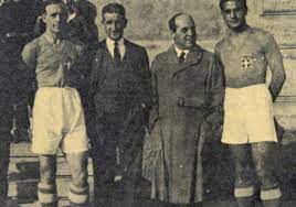 El 12 de agosto es el 224.º (ducentésimo vigesimocuarto) día del año en el calendario gregoriano y el 225.º en los años bisiestos. 1 Agosto 1926 Buon Compleanno Napoli Ilnapolista