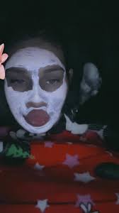 Lyn the cat sitter wêneyekî nû bar kir.