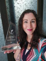 Carrie Kellenberger (@globetrotterI)