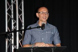 Sehnsüchtig wird auf neue songs der coolen jungs gewartet. Das Hinterlassene Vermogen Von Chester Bennington Linkin Park