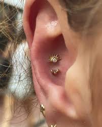 Is My Conch Piercing Too Tight? I Just Got It Changed Yesterday And They  Said This Was Their Biggest Size But Idk?? I Feel Like It Looks Tight?  Doesn'T Hurt. I'Ve Never