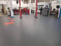 Choose from a wonderful range of anti slip floor tiles which are perfect for wet rooms and shower rooms. Anti Slip Floor Tile R Tek Manufacturing For Workshops Garage Loose Lay