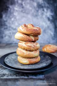Brezeln Ganz Einfach Selbst Gemacht Life Is Full Of Goodies Rezept Lebensmittel Essen Essen Brezel