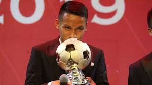 Anh có được 5 quả bóng vàng vào các năm 2008, 2013, 2014, 2016, 2017. Hung DÅ©ng Gianh Quáº£ Bong Vang 2019 Vá»i Bao Nhieu Ä'iá»m