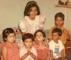 Shreya ghoshal is an indian playback singer, composer and music producer. Sgian Nisha Shreya Pari Teamshreya On Twitter Siblings Goals Pic 01 Tunna Feeds Ribs Pic 02 Ribs Feeds Tunna Shreyaghoshal And S Ghoshal7 Are Giving Siblingsgoals Since Childhood Loved This Duo Https T Co V21kdlezbb