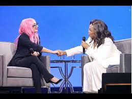 Dok jedni hvale njena vrhunska pitanja, drugi je oštro. Oprah S 2020 Vision Tour Visionaries Lady Gaga Interview Youtube