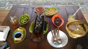 Caranya adalah membuka aplikasi gojek dan klik pada layanan gofood. 10 Rekomendasi Tempat Makan Lesehan Di Surabaya