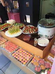 A successful business open house involves more than running an ad in the paper and buying some food. A Lil Food For The Grand Opening Of The New Location Grand Opening Food Salon Openings