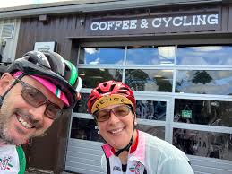 Exploring solo cycling routes and experiences