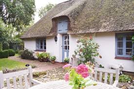 Sackgassenendlage Reetdach Kamin Garten Viel Natur Ruhe In 2020 Outdoor Dekorationen Reetdach Garten