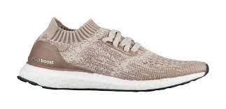 Precisely, we now want to have a quick look at the fake vs real yeezy slides for their curviness of the toe boxes. Yeezy Alternatives Sole Collector