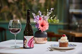 In ciuda varietatii imense de vinuri prezente la acel moment pe piata. De Ce SÄƒ Alegem Vinul De Mure PaÈ™tele Acesta Abund Berry