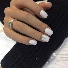 The pristine vibe of the color simply exudes sophistication. 40 Elegant White Square Nails Art Inspirations Koees Blog Short Acrylic Nails Designs Diamond Nails Short Acrylic Nails