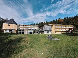 Die besondere atmosphäre rund um den hafen und die exklusive lage mit blick auf den rhein sind einzigartig. Martin Niemoller Haus Tagungshotel In Schmitten Arnoldshain Tagungshotels Online De