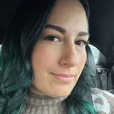 La-Z-Boy®️ designer Naomi helped design this couple's living room to be  airy, open, and inviting to everyone (especially their pups). As frequent  hosts, they went with an iClean™️ fabric and antimicrobial leather