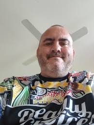 Chris, 57 yo Widow (11 yrs) 2 teenagers & 1 dog Live in Swindon