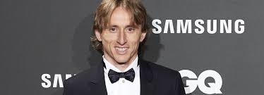 Real madrid'in hırvat orta saha oyuncusu luka modric, ballon d'or ödülünü kazandı. Vize Weltmeister Und Real Star Luka Modric Gewinnt Den Ballon D Or 2018