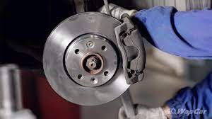 Namun tak semua kereta terbina dengan sensor tersebut. 6 Cara Nak Tahu Bila Kena Tukar Disc Brake Kereta Anda Wapcar