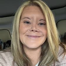 Rebecca Lingerfelt's Instagram, Twitter & Facebook