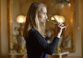 How To Drink Champagne The Correct Way