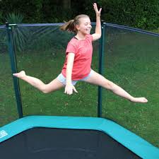 Pin Su Trampolines De Loisir
