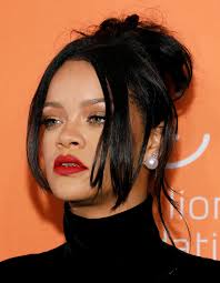 Coupe de cheveux carré plongeant automnehiver 2016 @ jeanlouis david >. Throwback Updo La Coiffure La Plus Populaire A Hollywood Elle