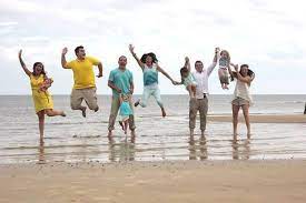 Creative Way To Take Family Pictures 42 Family Beach Pictures Beach Pictures Family Beach