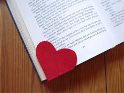 Romantisch mit herzen und rosa & pink oder für weihnachten mit tannenbaum oder für logiker. Filz Lesezeichen Herz Fur Muttertag Www Naehen Schneidern De