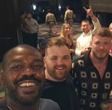 Not even a real vegas trip if you don't have a black eye and run into the 🐐