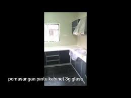 Pada kebanyakan kasus untuk rumah berukuran sedang, yang satu tips lain untuk menjaga desain dapur anda tetap sederhana dan murah adalah dengan tidak menggunakan list depan atau penebalan pada. Pemasangan Kabinet Dapur Top Solid Surface By Kabinet Dapur Megatech