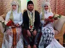 Tak sekadar memperingatkan, prabowo juga mengatakan bahwa soeharto dan militer tidak senang gus dur memimpin nu sekaligus forum demokrasi. Fakta Di Balik Viralnya Pria Bangkalan Menikahi Dua Perempuan Sekaligus