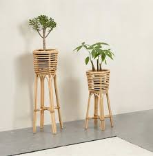 Jetez maintenant un coup d'oeil sur notre galerie riche et inspirante, et trouvez le modèle qui vous convient le mieux. Cache Pot Sur Pied Et Support Pour Plante 26 Idees Deco